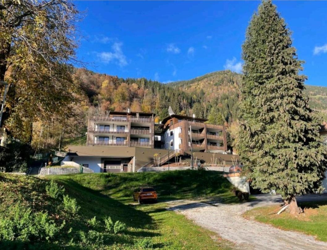 Apartment Deluxe Ossiacher See - Gerlitzen Sattendorf Buitenkant foto